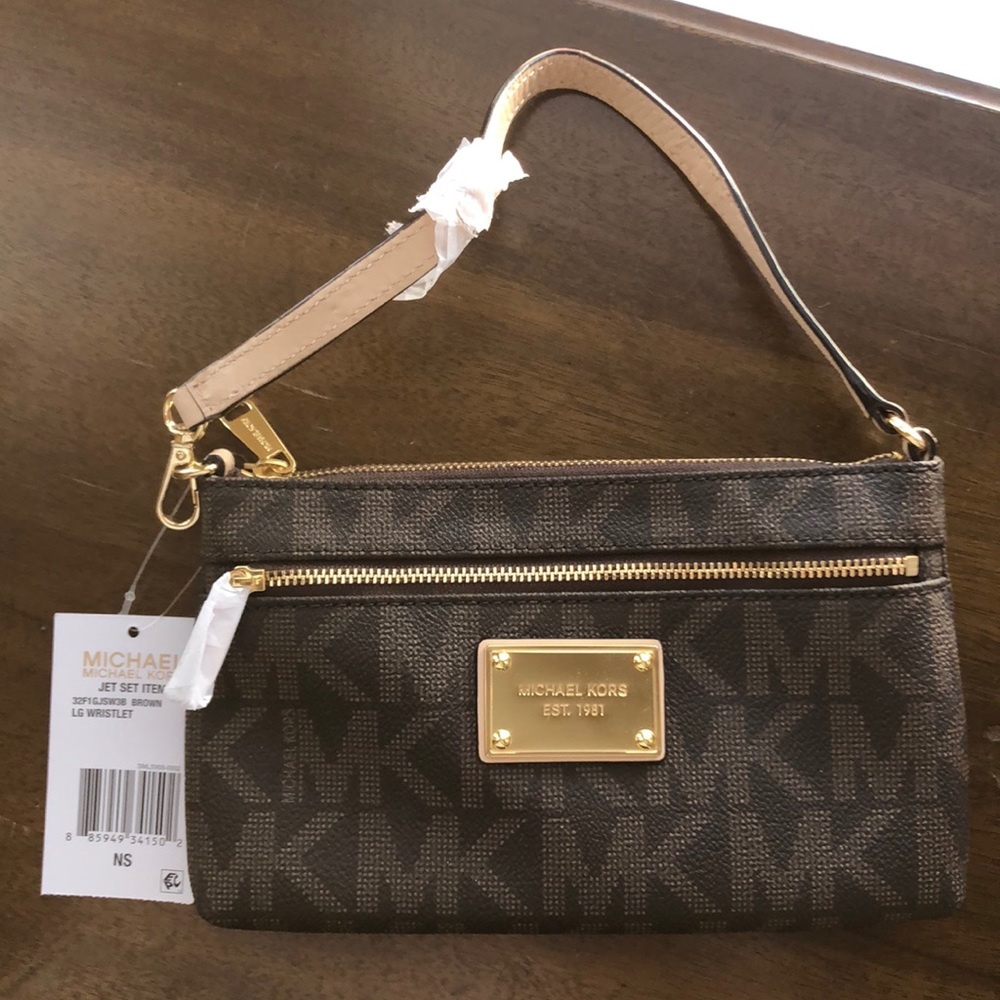 Michael Kors LG wristlet NWT
